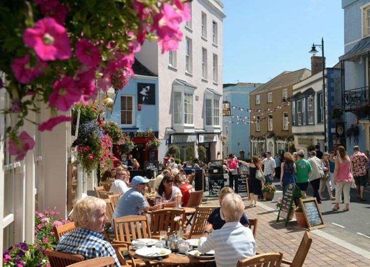 Spinnaker - Self Catering Apartment, Tenby Eksteriør bilde