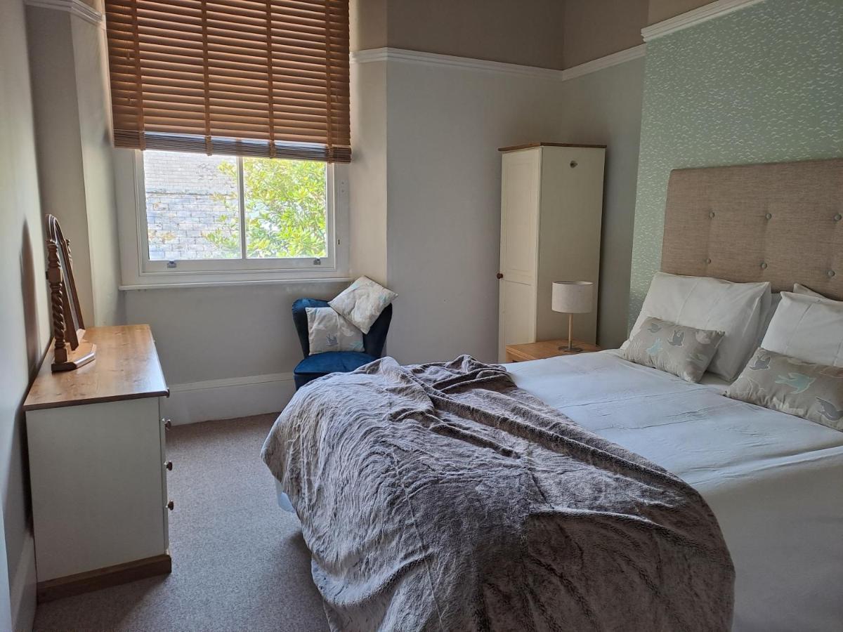 Spinnaker - Self Catering Apartment, Tenby Eksteriør bilde